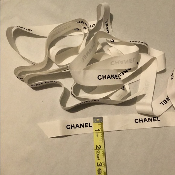 CHANEL - Picture 4 of 4